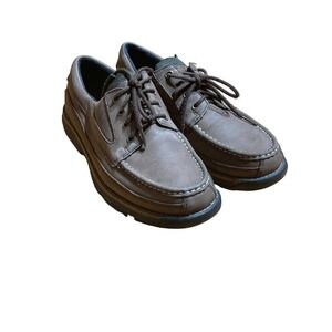 Men's L.L. Bean brown leather lace up shoe/sneaker. Size  9.5M